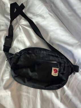 Fjällräven Black Belt Bag